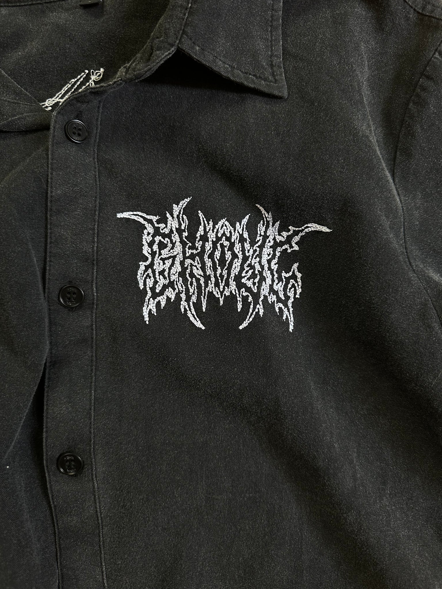 Centipede Button up