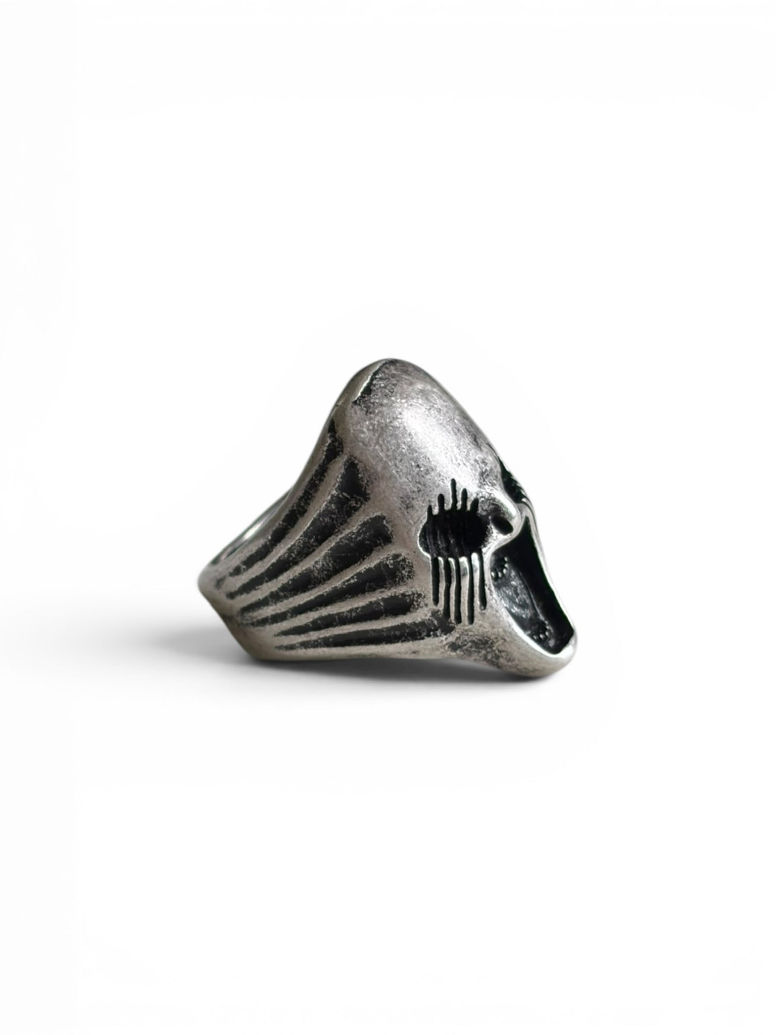 Judgement ring – VeesClothing