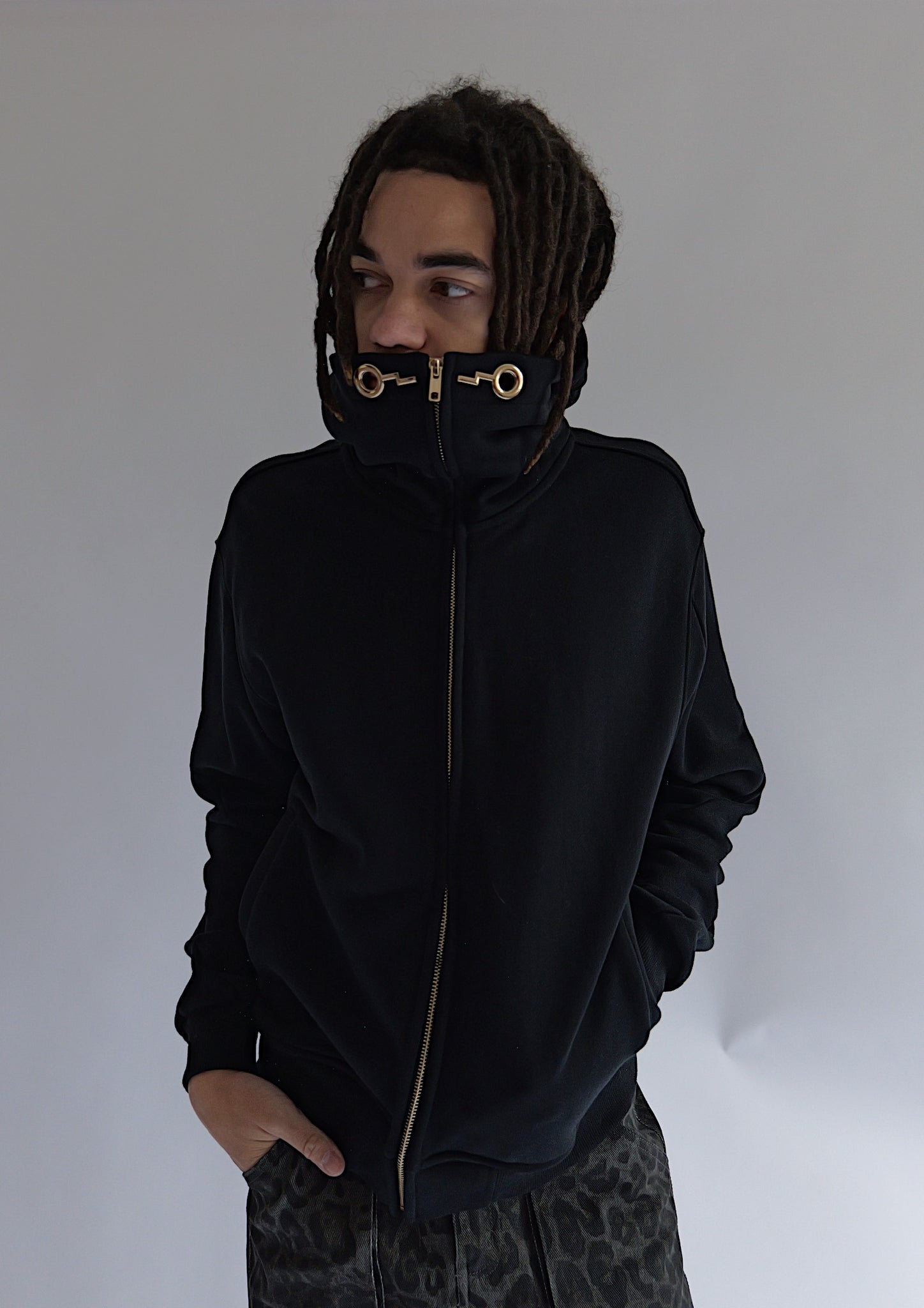 (Black) Spiral zip up